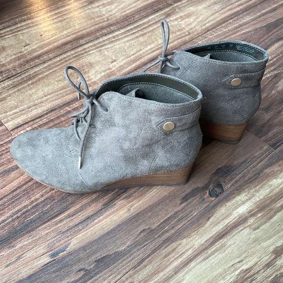 Dr. Scholl’s Suede Wedge - Picture 2 of 5